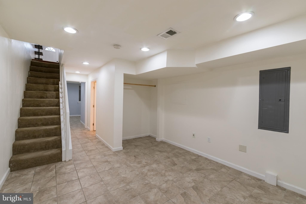 1215 S 24th Street - Photo 11