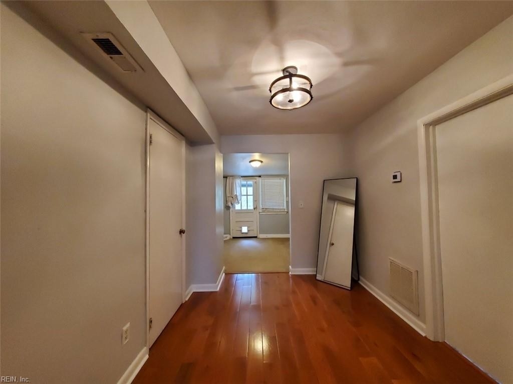 109 E Bay Avenue - Photo 16