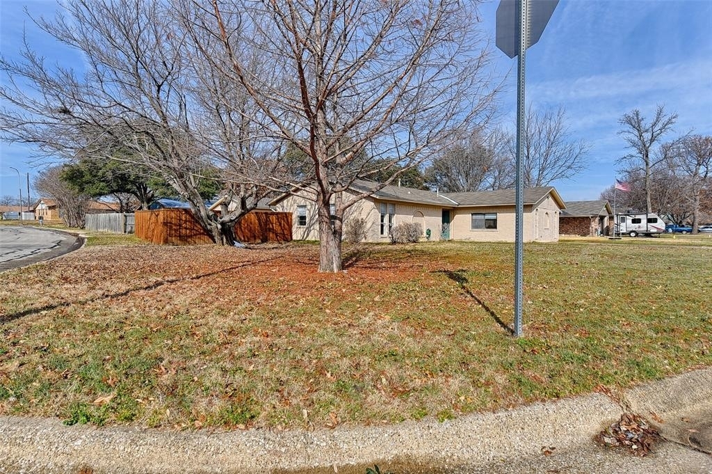 2925 Tomlee Street - Photo 3