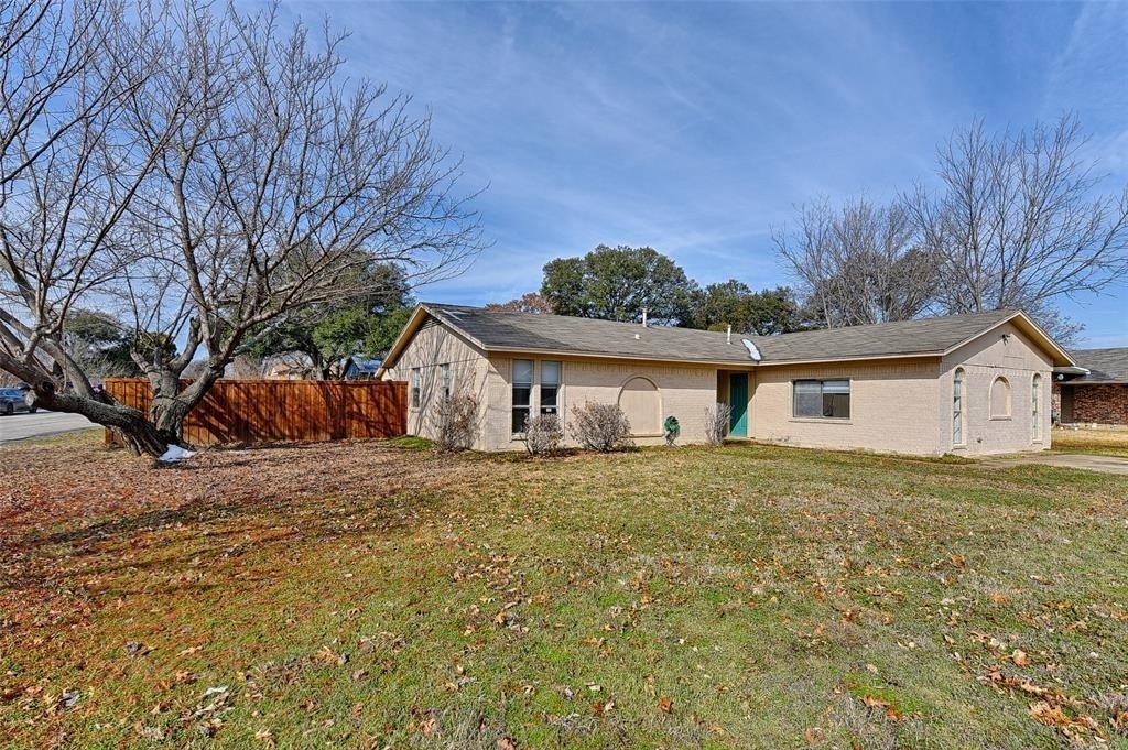 2925 Tomlee Street - Photo 2