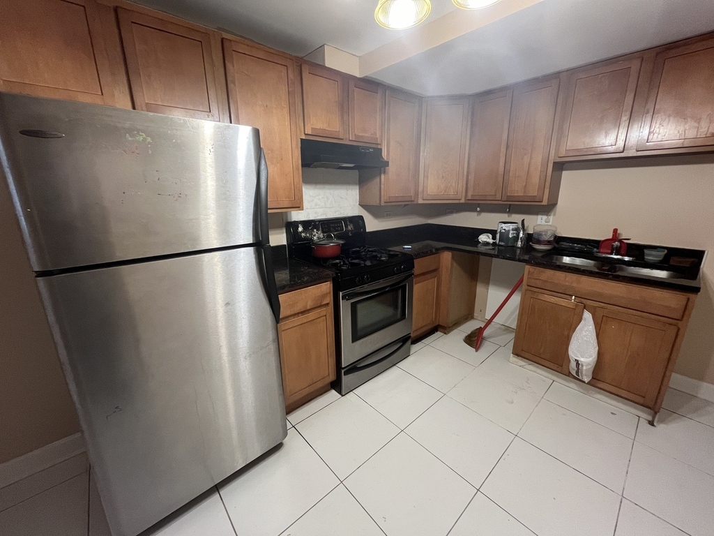 2251 W Rosemont Avenue - Photo 4