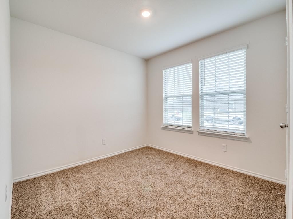 1001 Whispering Oak Drive - Photo 4