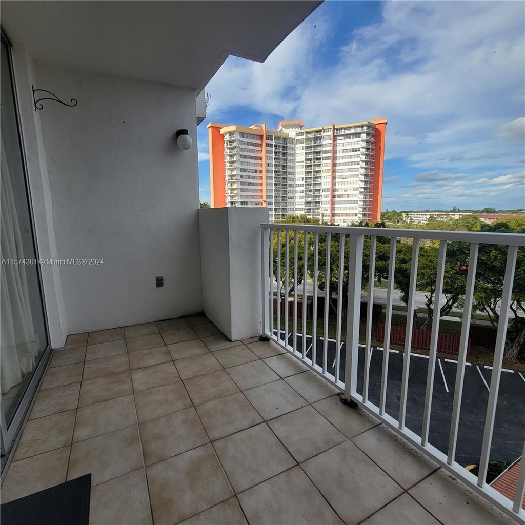 1300 Ne Miami Gardens Dr - Photo 15