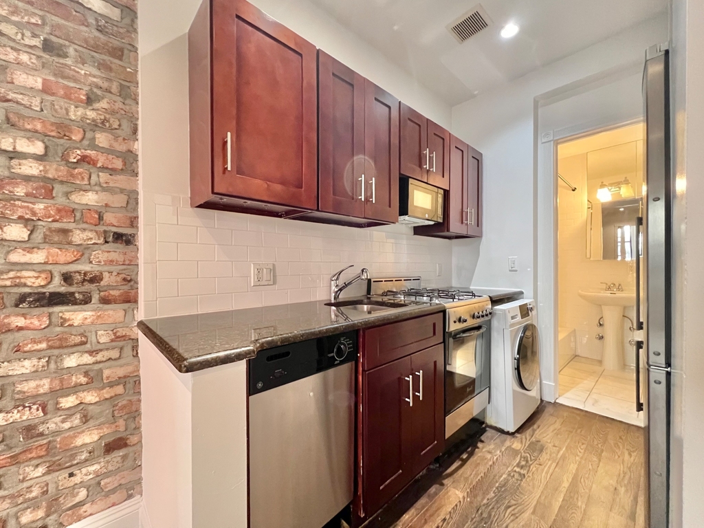 309 Mott Street - Photo 1