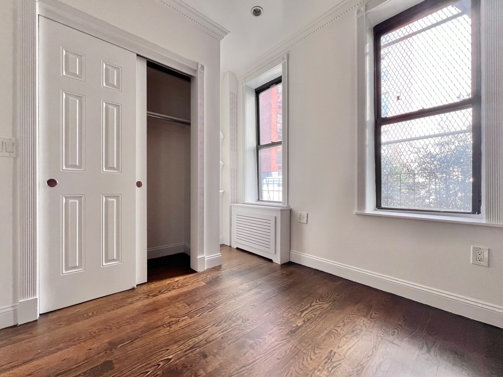 309 Mott Street - Photo 7