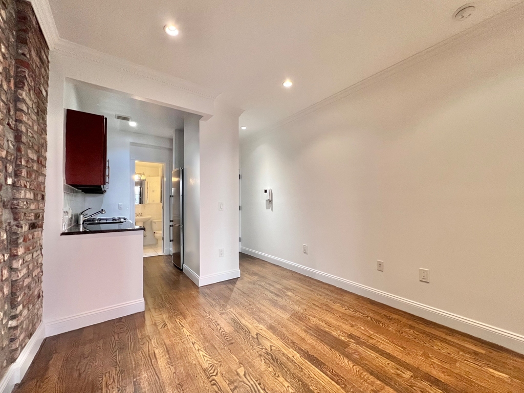 309 Mott Street - Photo 10