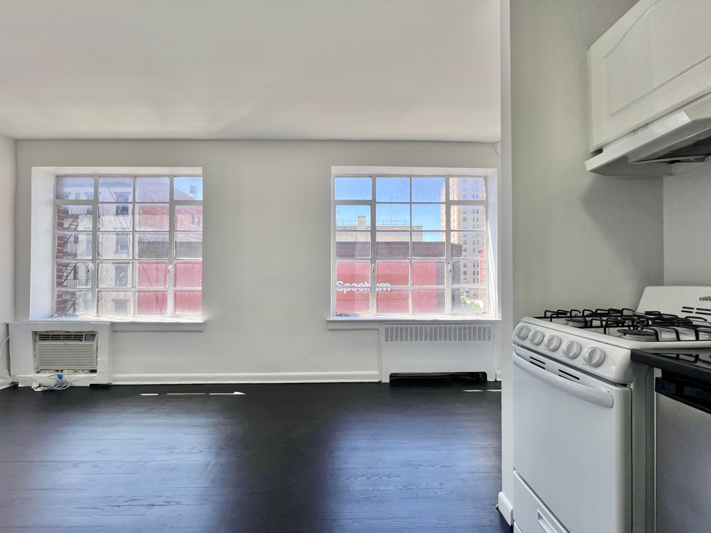 65 West 8th Street - Photo 5