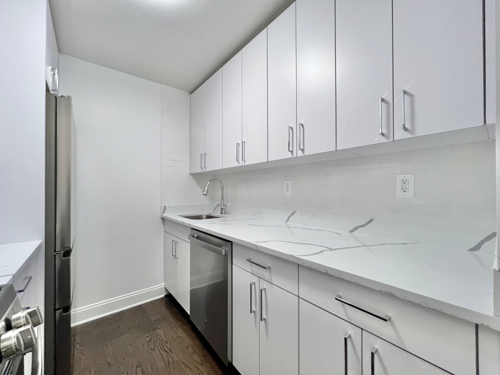 147 East 16th Street - Photo 6