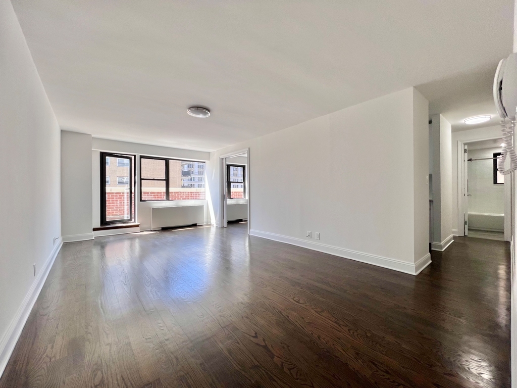 147 East 16th Street - Photo 2