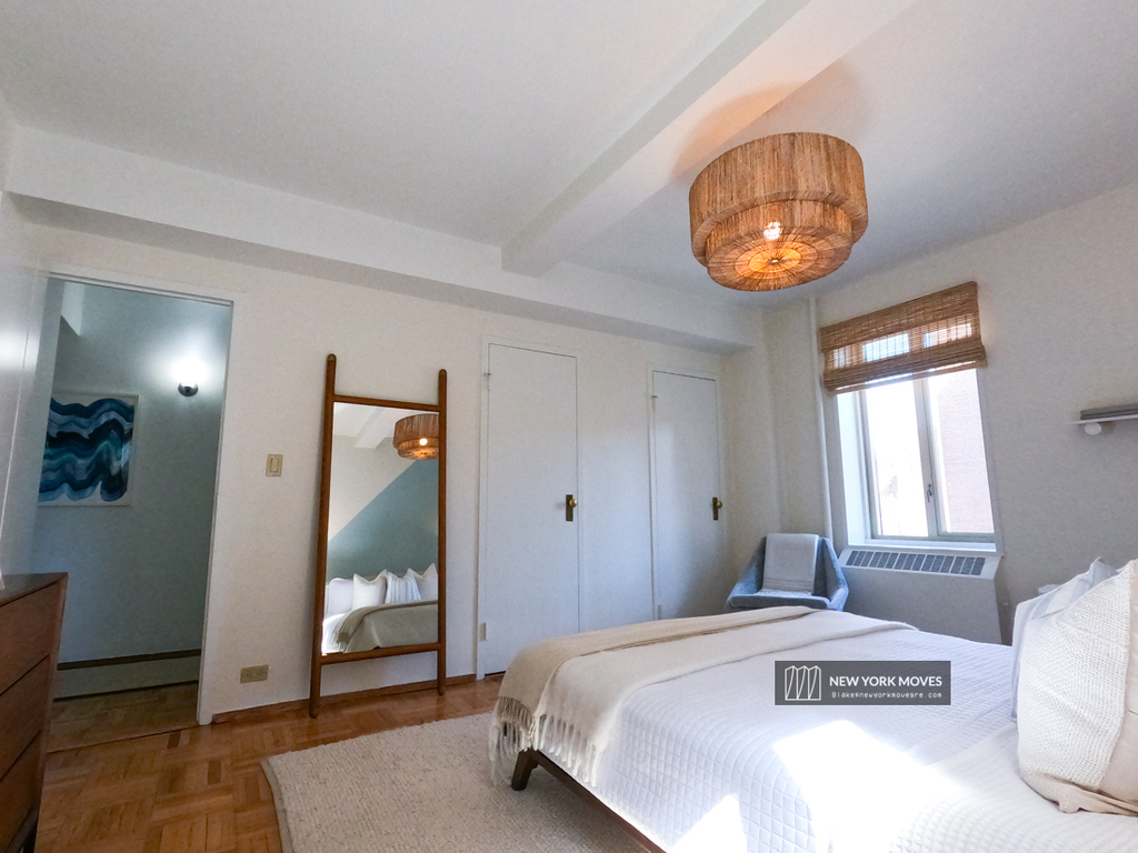 Room| Half Month Deposit | 14th Street & Avenue C | Alphabet City - Photo 12