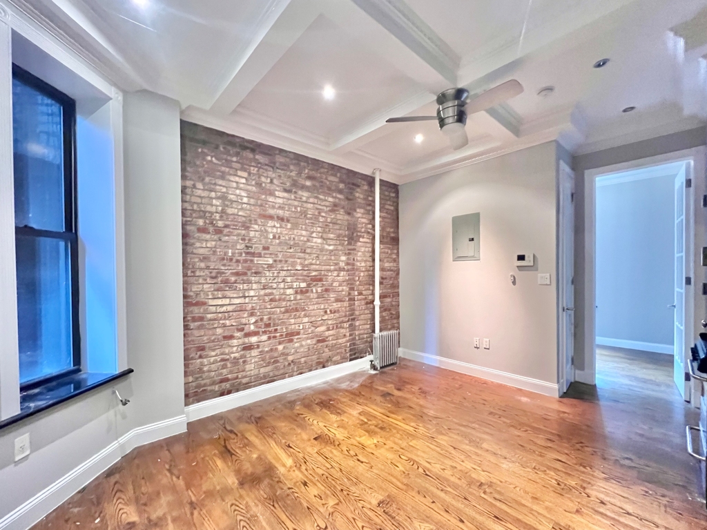 11 West 103rd Street - Photo 1