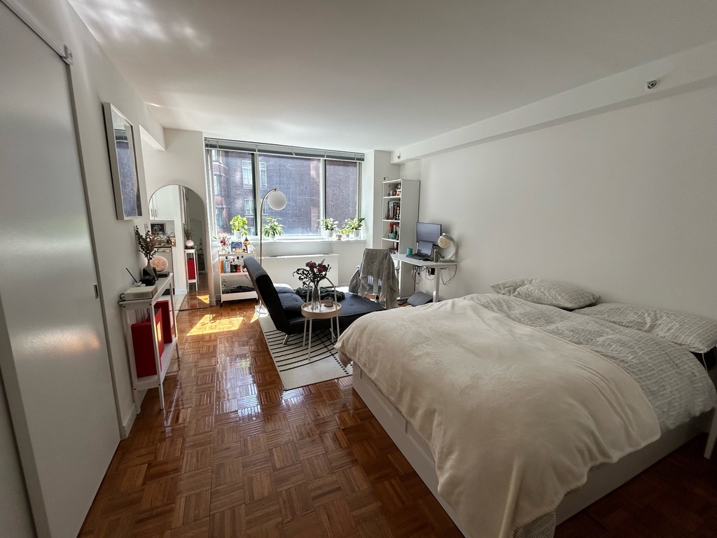 33 West End Avenue - Photo 4