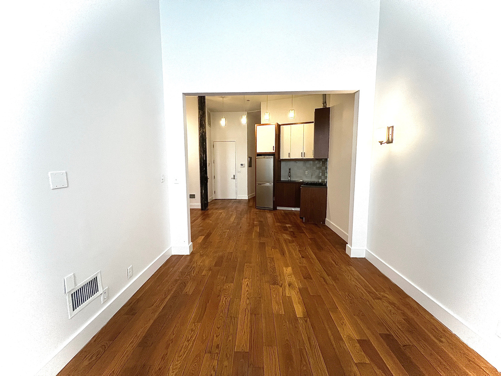 949 Willoughby Avenue - Photo 3