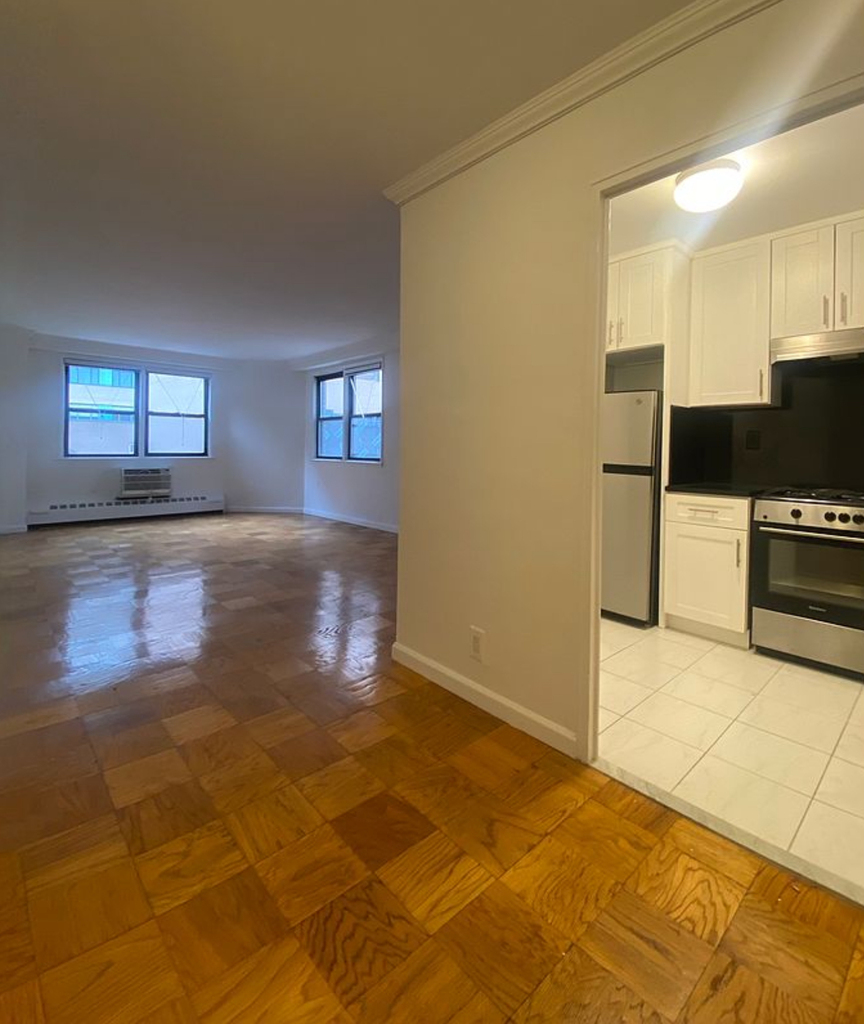 435 West 57th Street - Photo 0