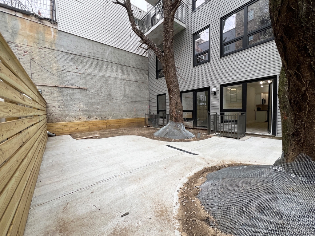 952 Bedford Avenue - Photo 6