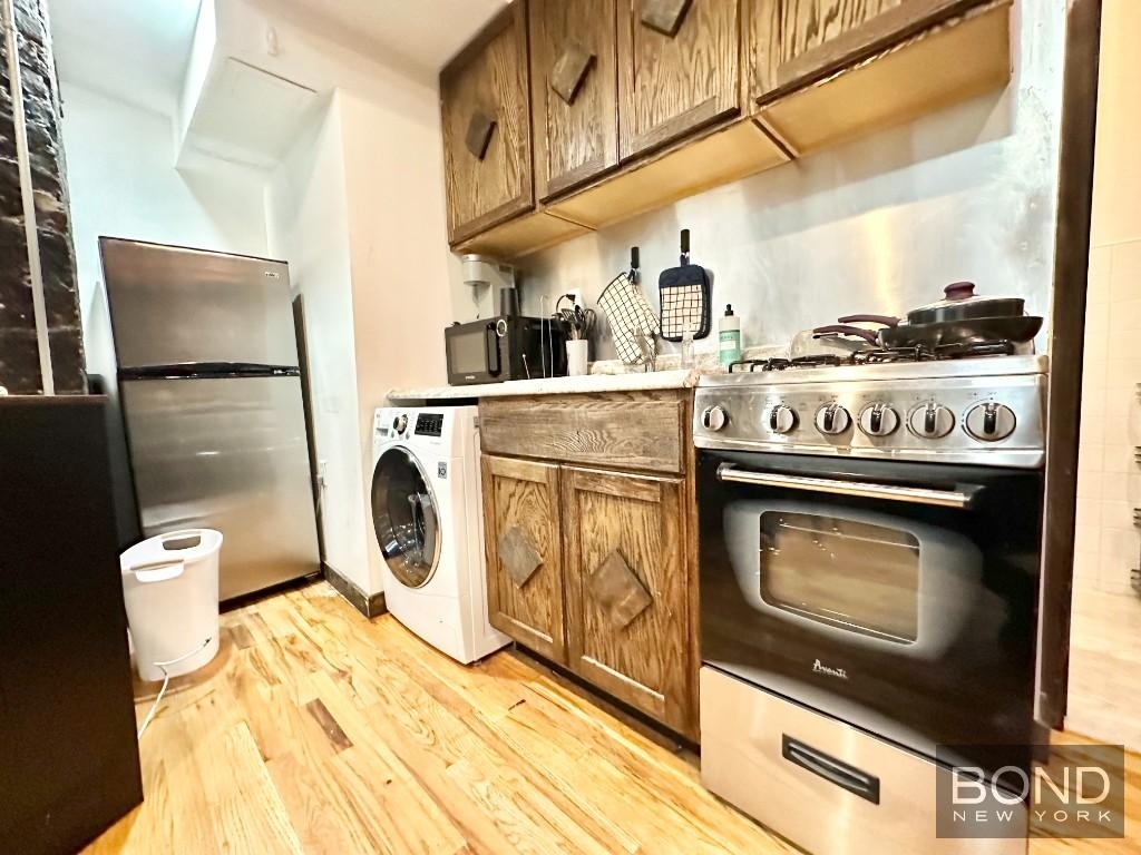 520 East 14th Street - Photo 2