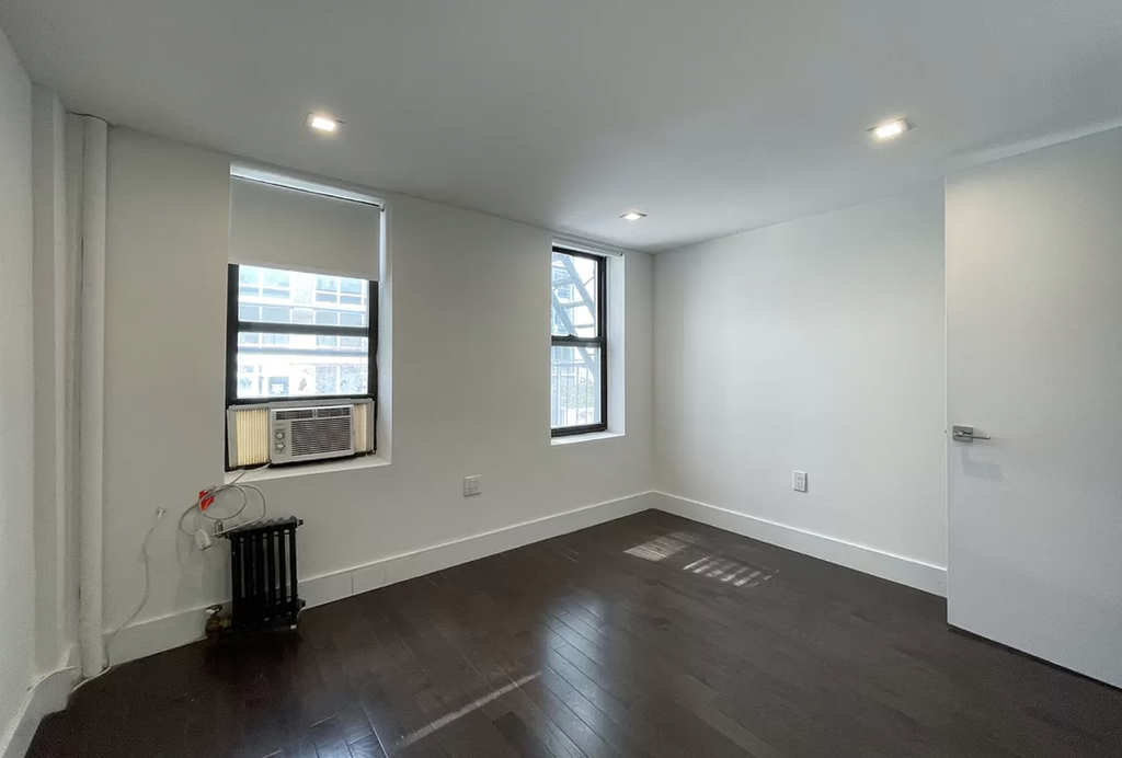 337 East 22nd Street - Photo 3