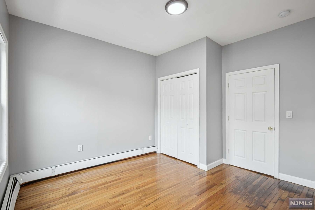 35 Bostwick Avenue - Photo 10