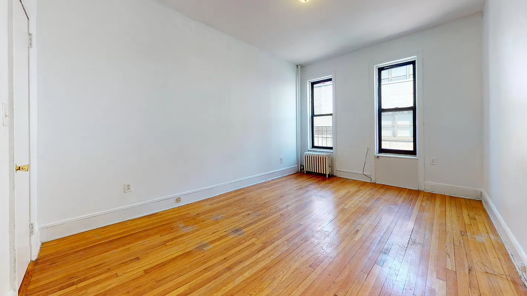 315 East 93rd Street 4C - Photo 2