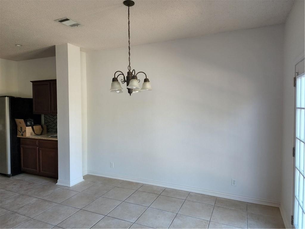 8126 Hawick Dr - Photo 3