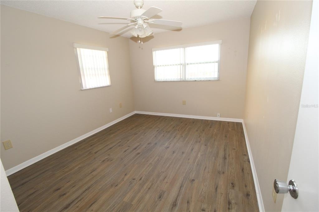 1007 Burbank Court - Photo 10