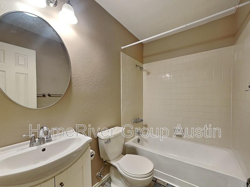 1007 Edgerly Ln - Photo 3