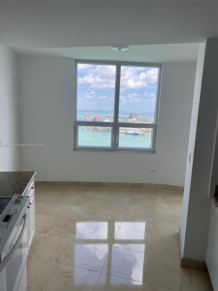 848 Brickell Key Dr - Photo 7