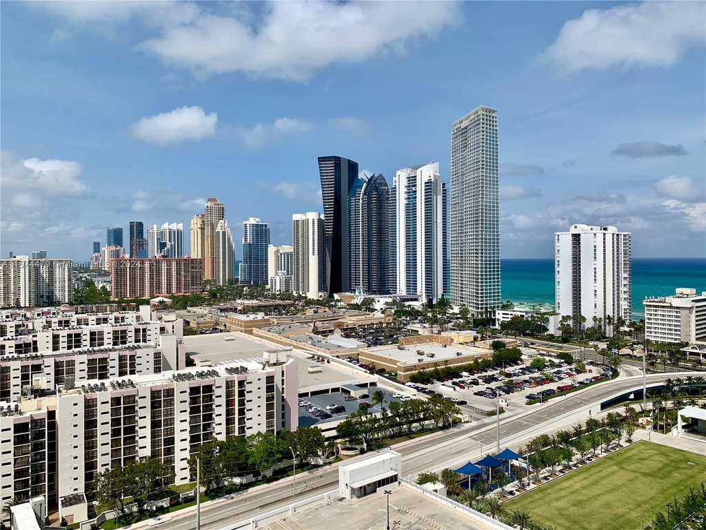 300 Sunny Isles Blvd - Photo 3