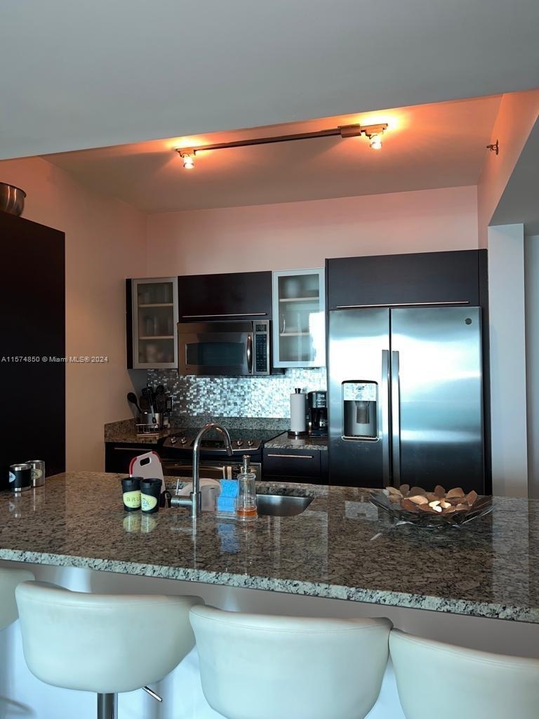 950 Brickell Bay Dr - Photo 4