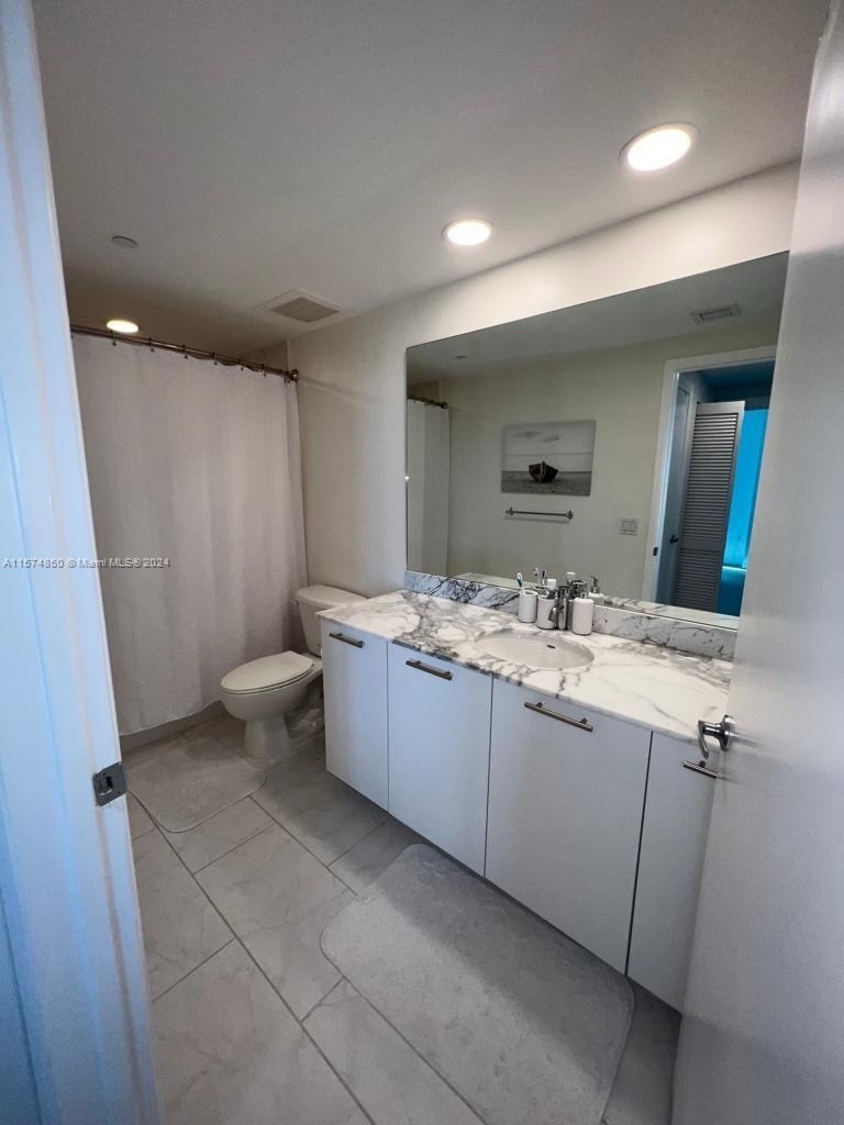 950 Brickell Bay Dr - Photo 17