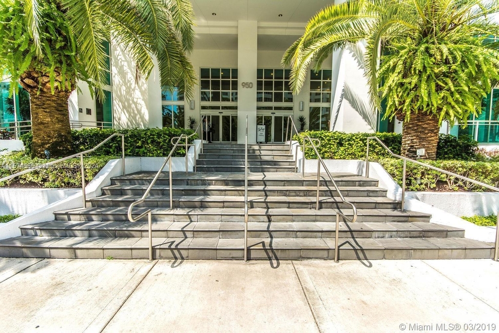 951 Brickell Ave - Photo 22