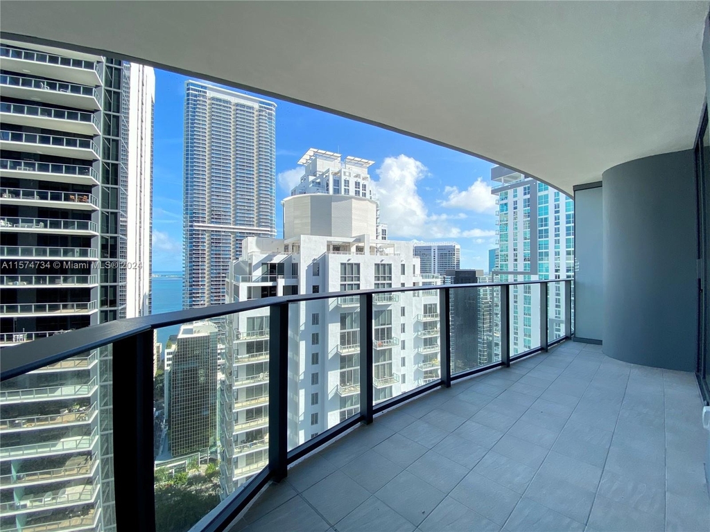 1000 Brickell Plz - Photo 0