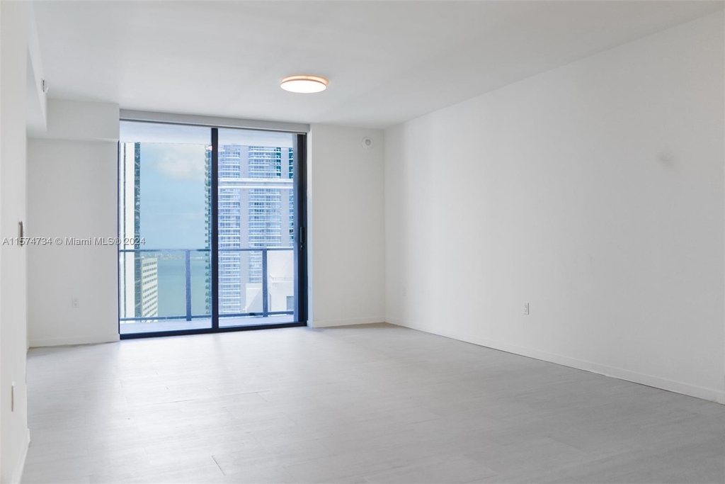 1000 Brickell Plz - Photo 5