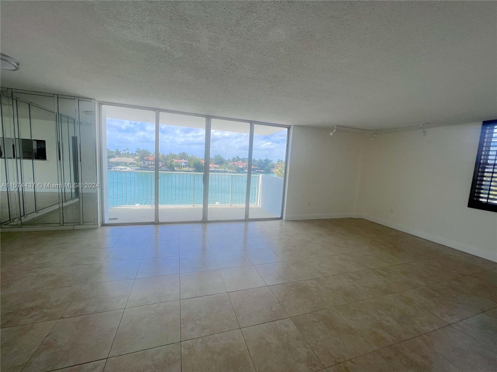5838 Collins Ave - Photo 3