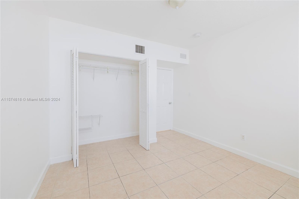 1025 Sw 7th Ave - Photo 16