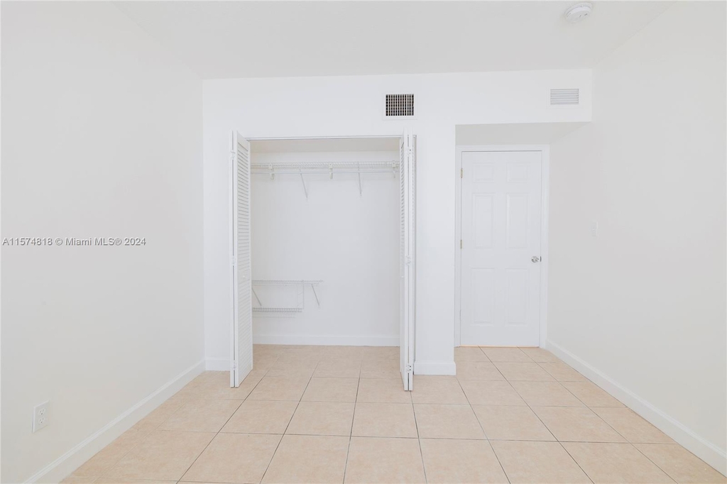 1025 Sw 7th Ave - Photo 15