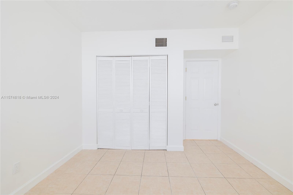 1025 Sw 7th Ave - Photo 14