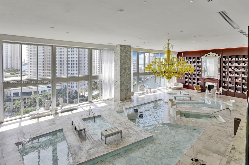 485 Brickell Ave - Photo 14