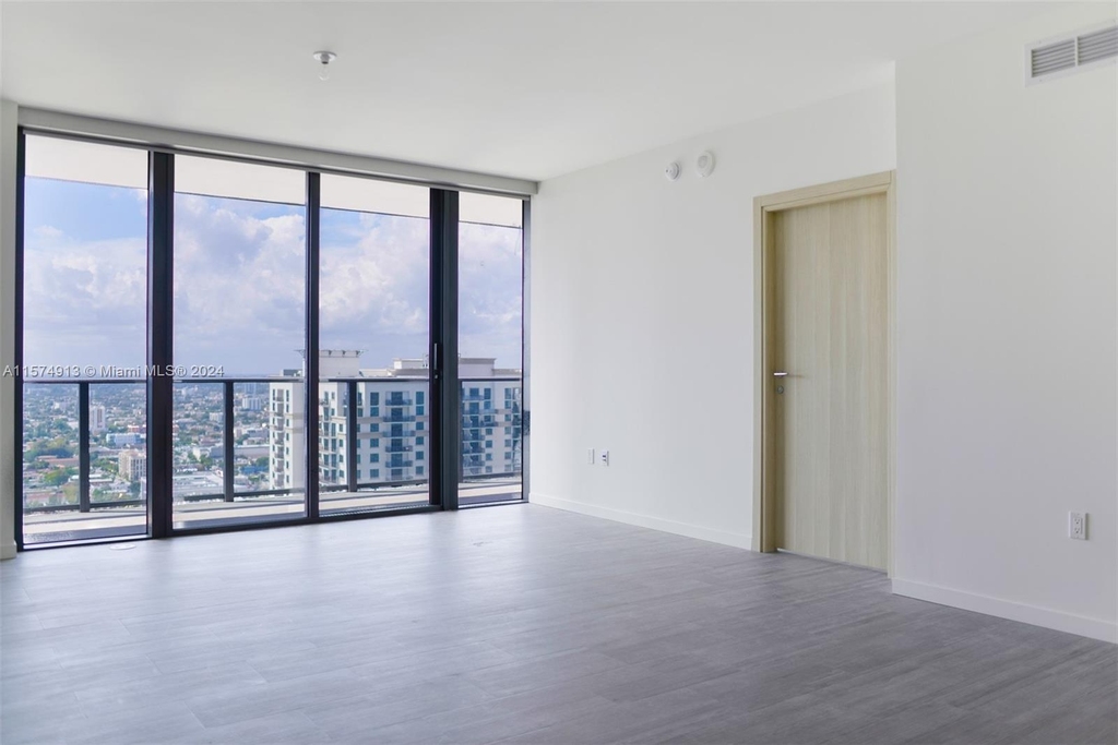 1000 Brickell Plaza - Photo 2