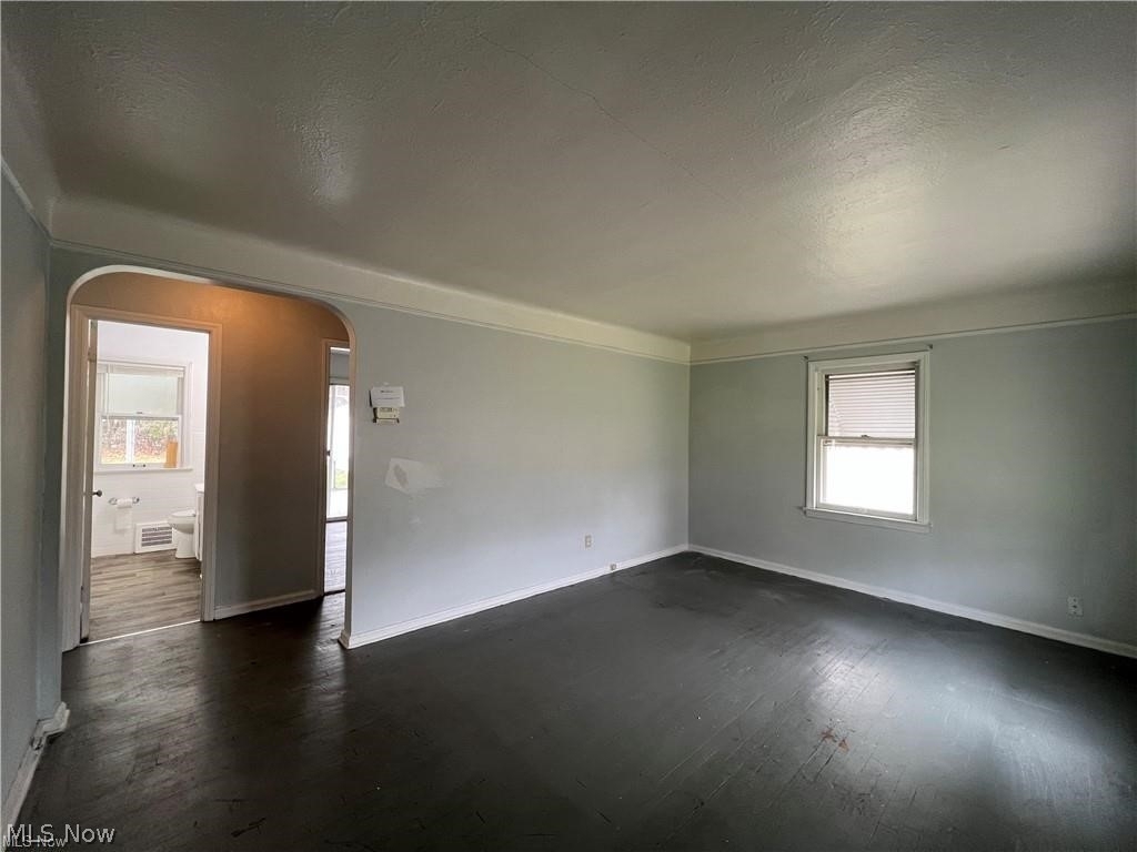 295 Grand Boulevard - Photo 4