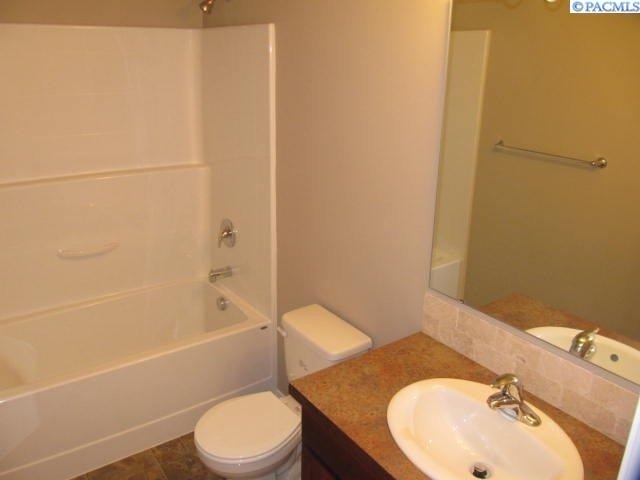 513 Jordan Lane - Photo 3