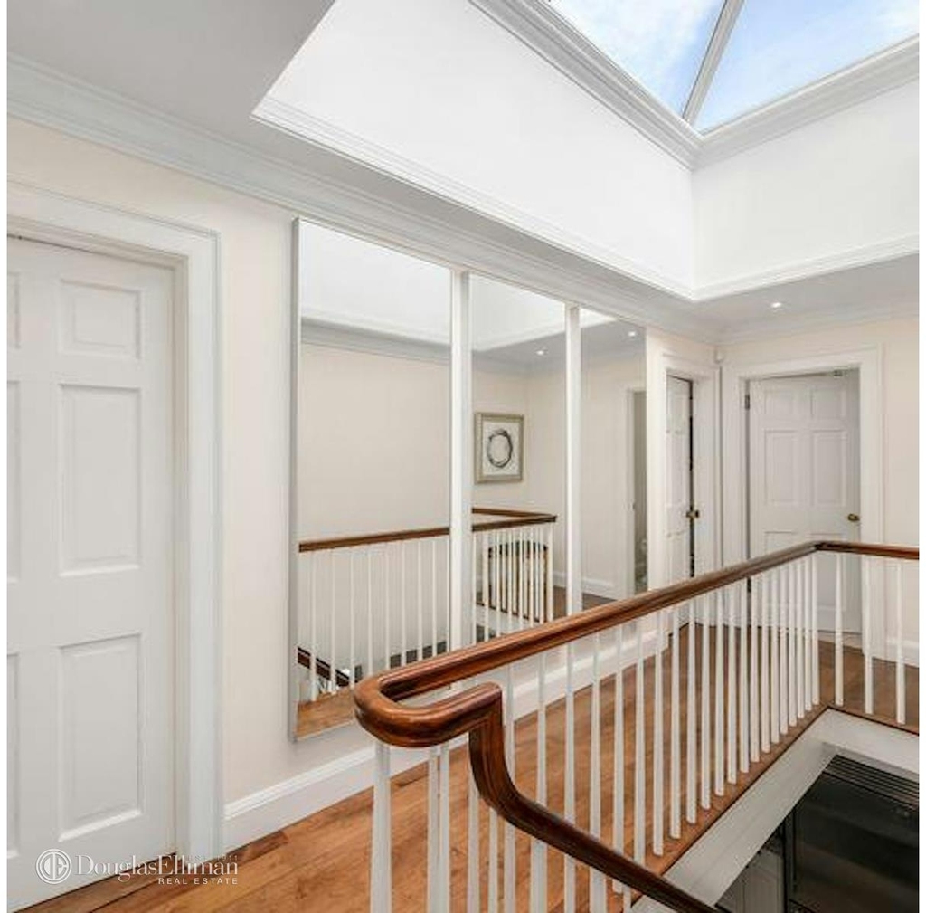 64 Washington Mews - Photo 11