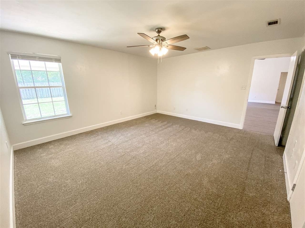 1301 Sumerlin Drive - Photo 11