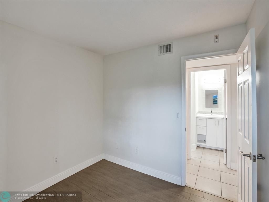 1235 Sw 46th Ave - Photo 27