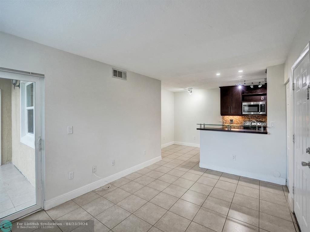 1235 Sw 46th Ave - Photo 1