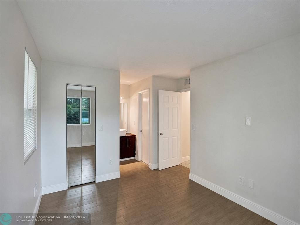 1235 Sw 46th Ave - Photo 16