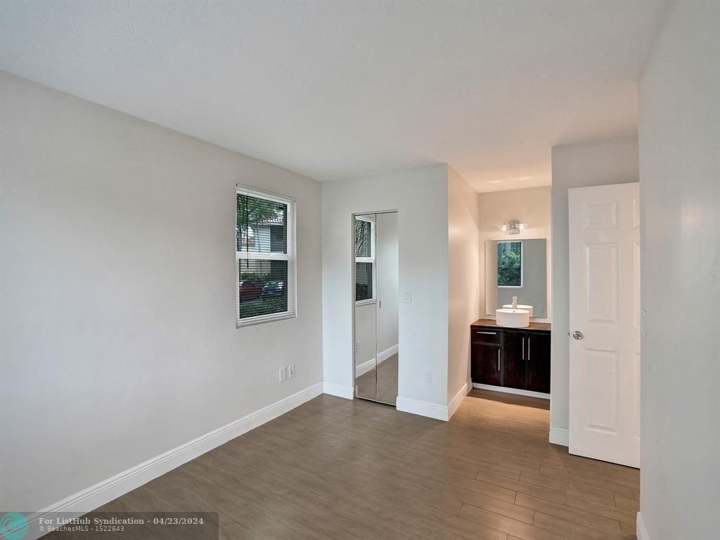 1235 Sw 46th Ave - Photo 23