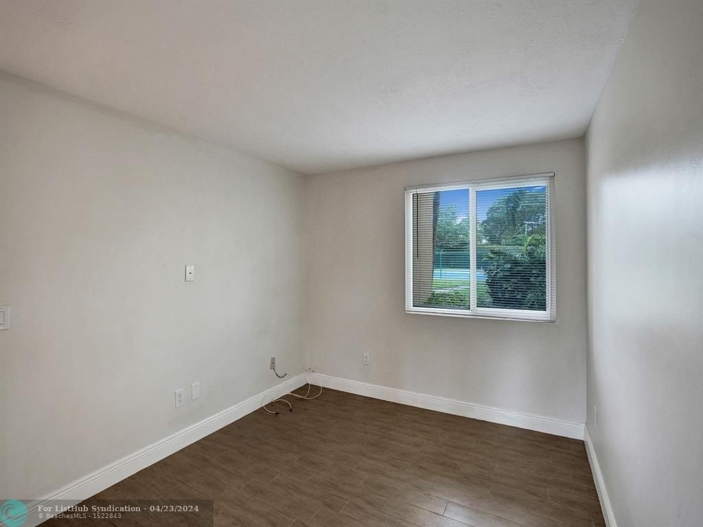 1235 Sw 46th Ave - Photo 18