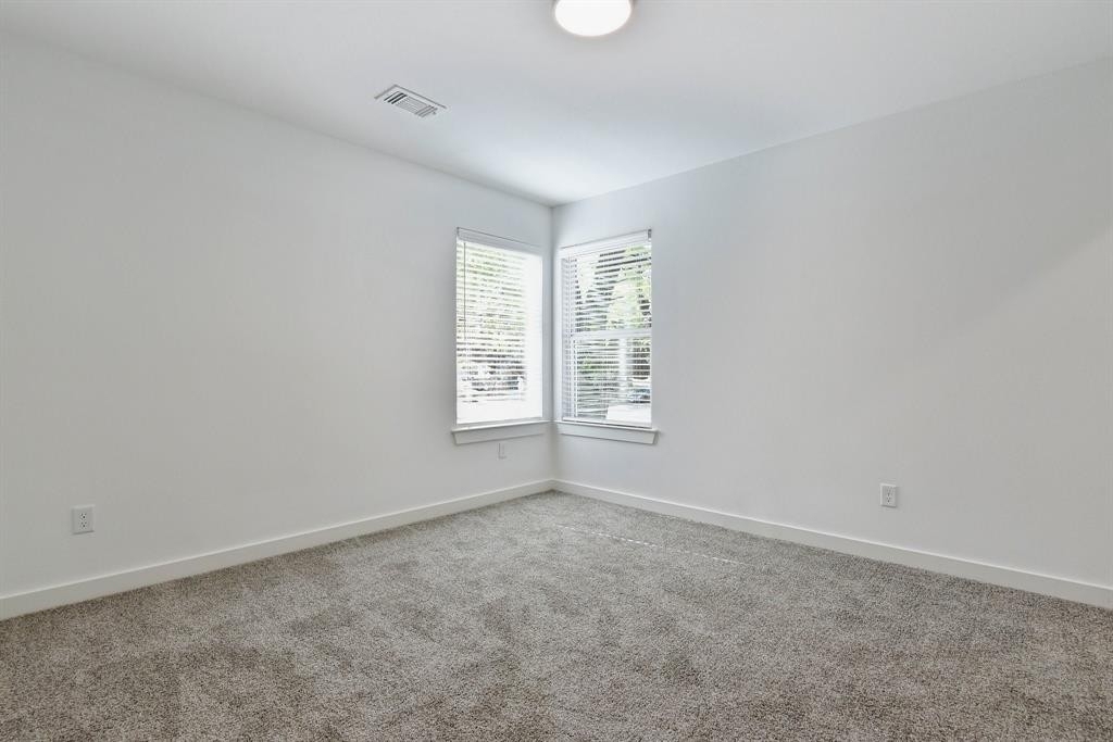 103 E Bond Street - Photo 15