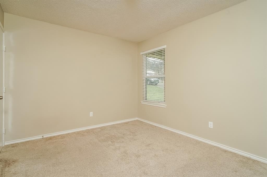 4820 Crest Drive - Photo 11